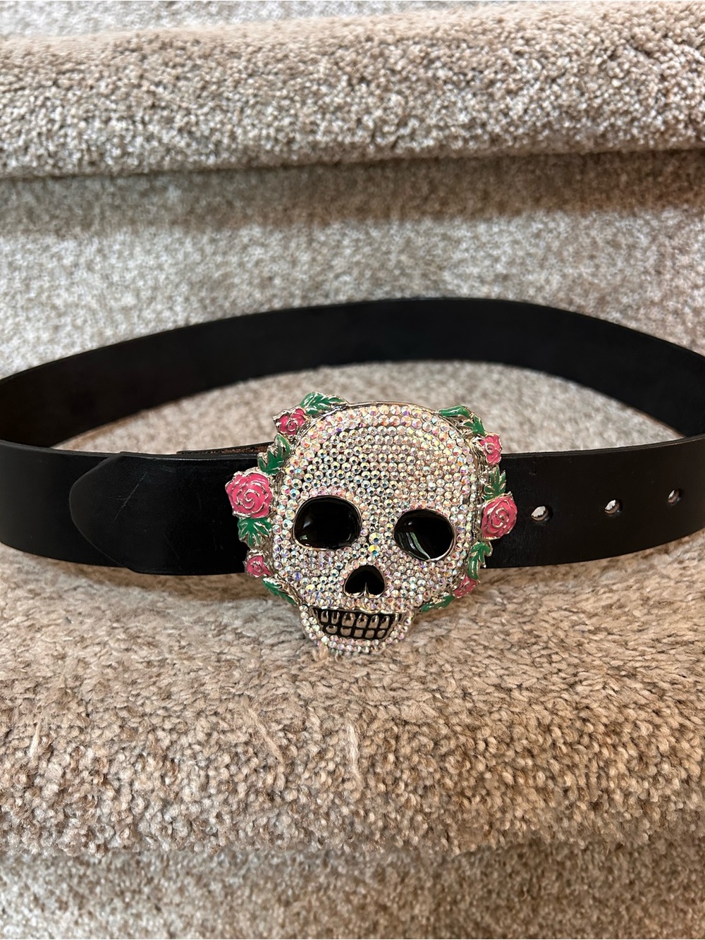 Tarina Tarantino Skull & Roses Swarovski Crystal Belt Buckle. Gothic Glam. EUC. - Picture 5 of 9